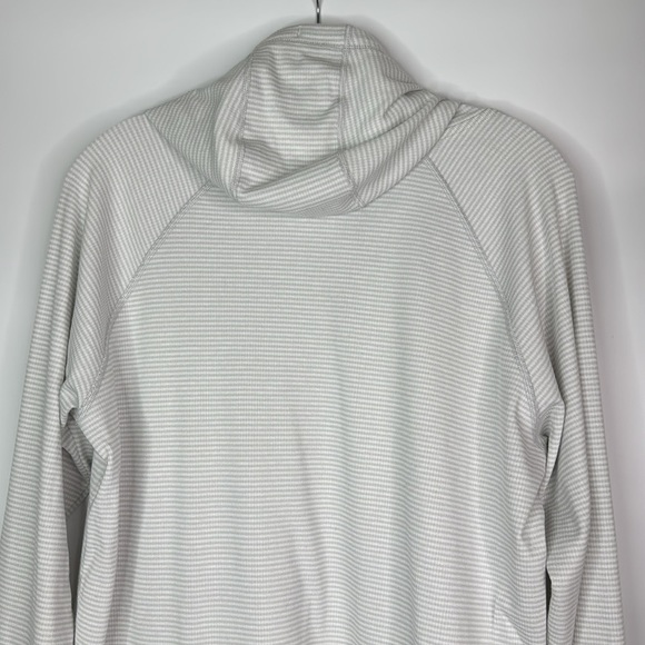 Kuhl Strita Pullover Hooded Shirt Size XL - Picture 5 of 10